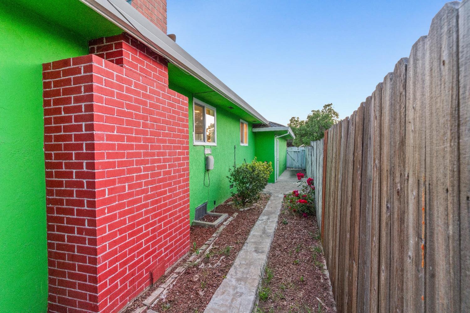 Detail Gallery Image 35 of 39 For 7477 21st St, Sacramento,  CA 95822 - 3 Beds | 2 Baths