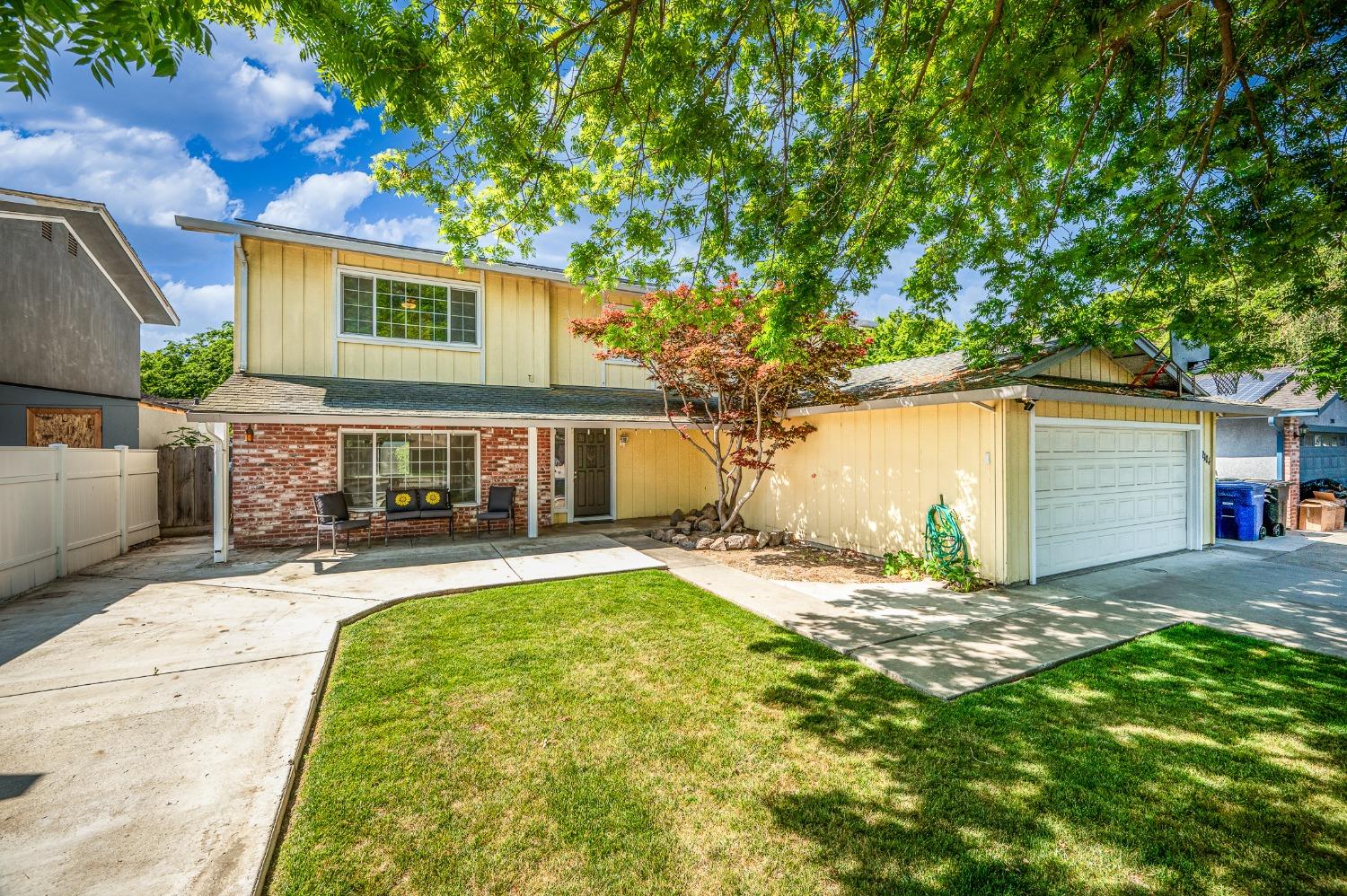 Detail Gallery Image 3 of 50 For 2104 Golden Leaf Ct, Modesto,  CA 95355 - 4 Beds | 2/1 Baths