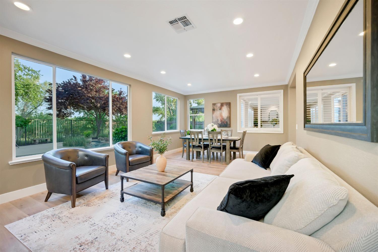 Detail Gallery Image 11 of 48 For 961 Glennfinnan Way, Folsom,  CA 95630 - 5 Beds | 3 Baths
