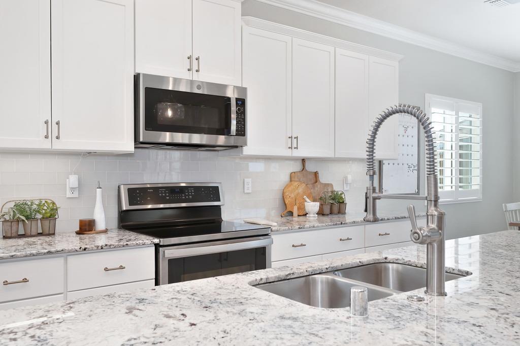 Detail Gallery Image 13 of 61 For 7517 Sobon Ln, Rancho Murieta,  CA 95683 - 4 Beds | 2/1 Baths