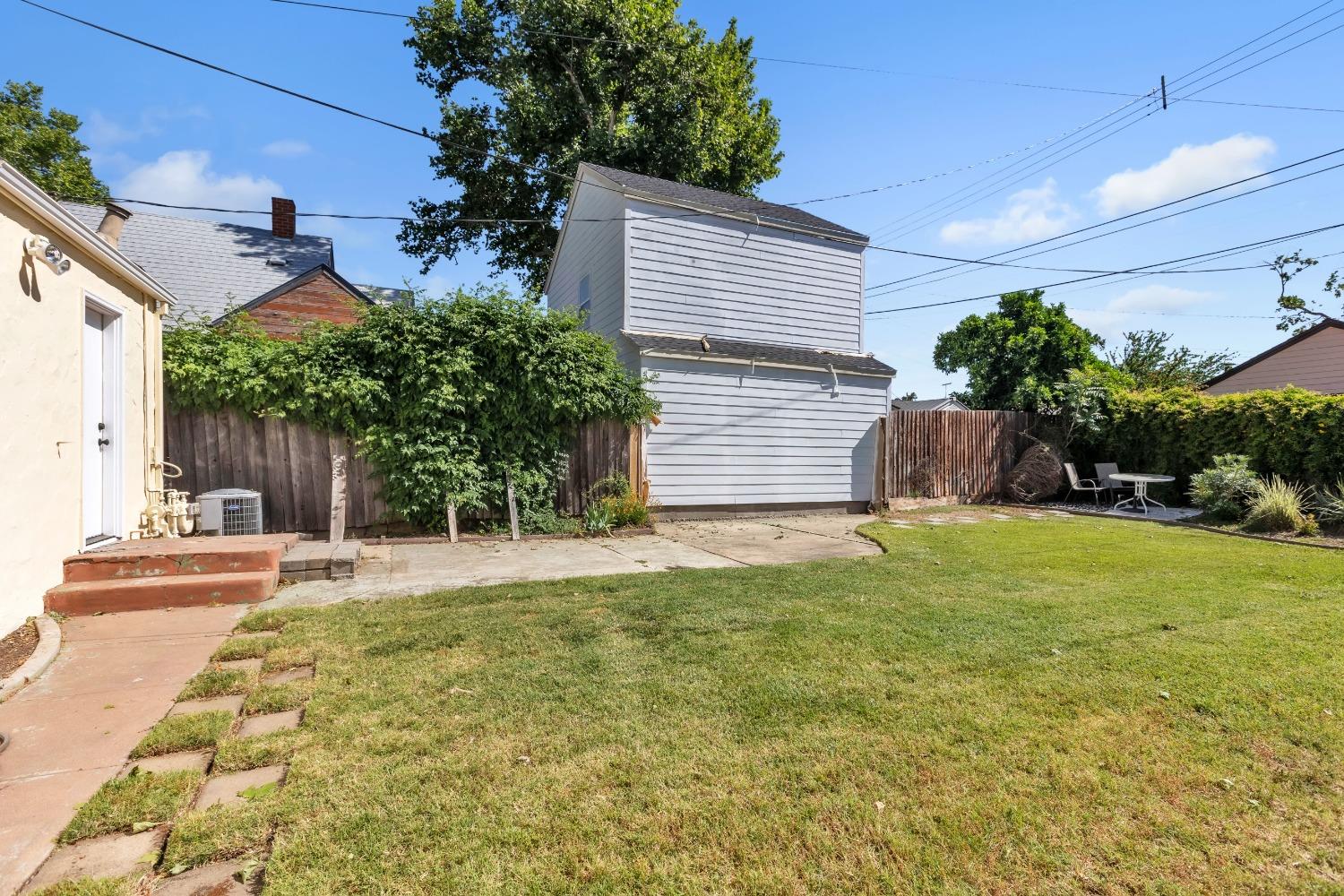 Detail Gallery Image 28 of 42 For 2172 Oakmont St, Sacramento,  CA 95815 - 2 Beds | 1 Baths