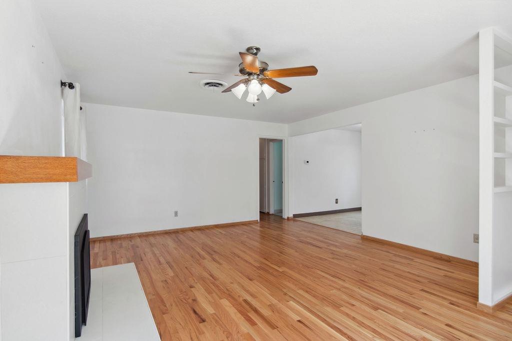 Detail Gallery Image 21 of 27 For 990 E C St, Oakdale,  CA 95361 - 3 Beds | 2 Baths