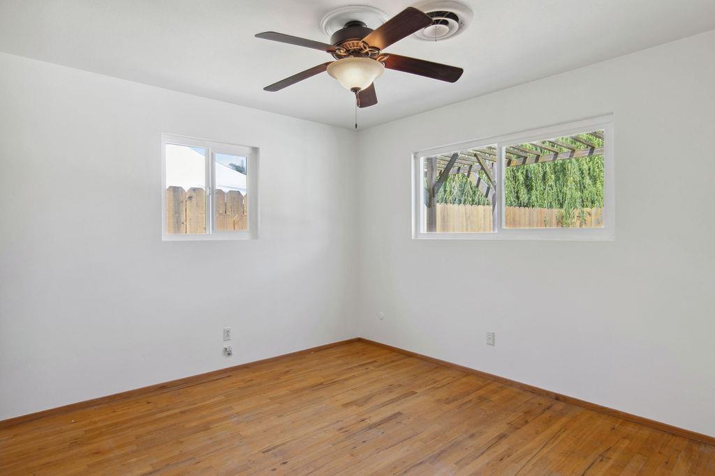 Detail Gallery Image 24 of 27 For 990 E C St, Oakdale,  CA 95361 - 3 Beds | 2 Baths