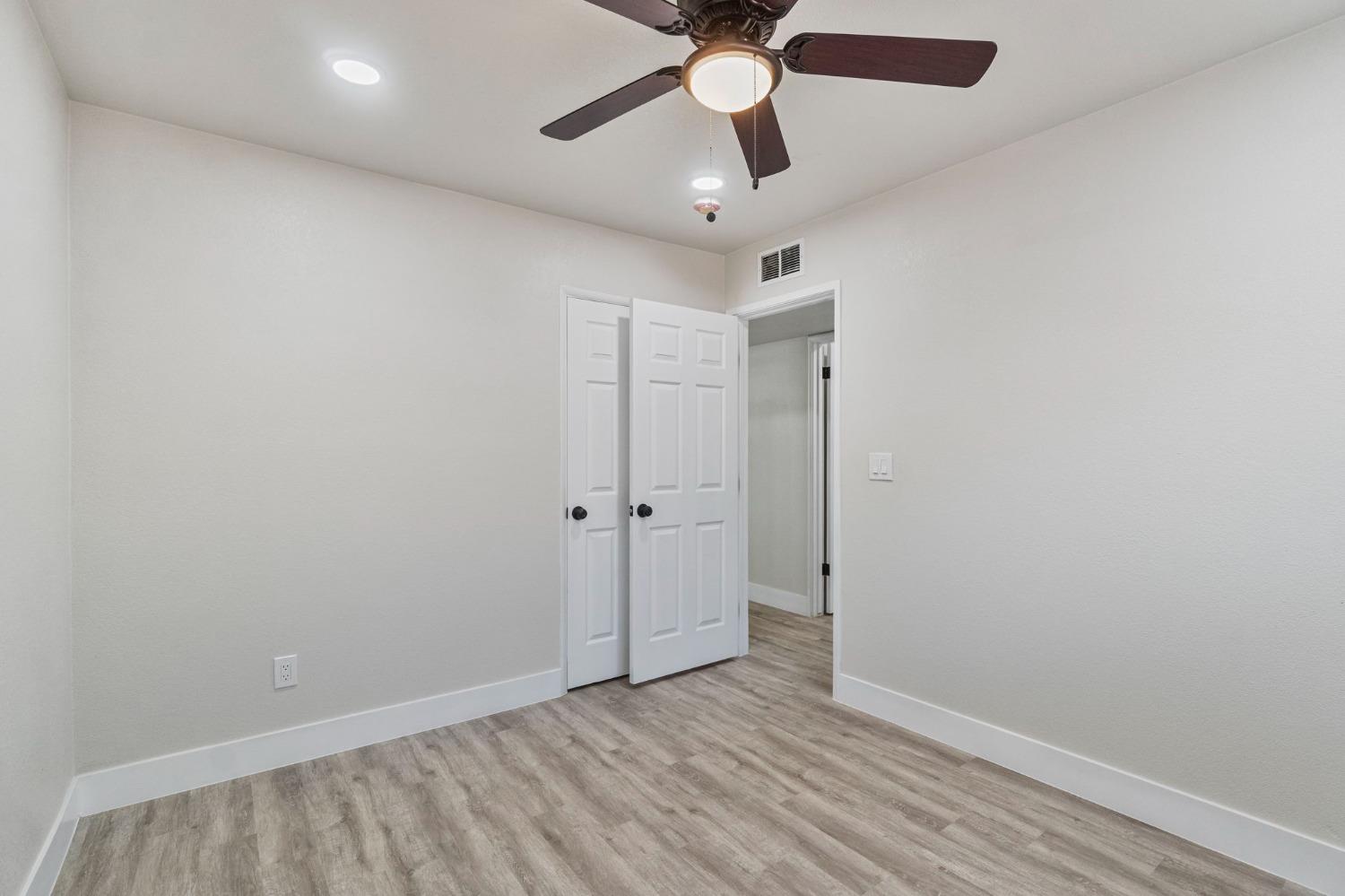 Detail Gallery Image 16 of 25 For 1704 E Los Altos Ave, Fresno,  CA 93710 - 3 Beds | 2 Baths
