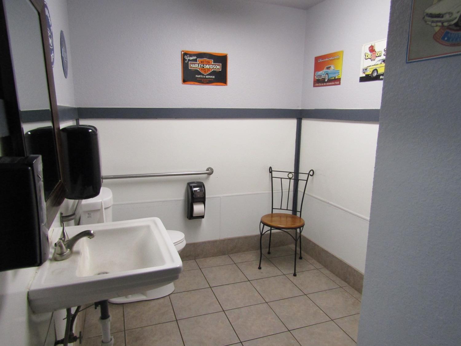 Detail Gallery Image 21 of 29 For 9766 Waterman Rd. #B,  Elk Grove,  CA 95624 - – Beds | – Baths