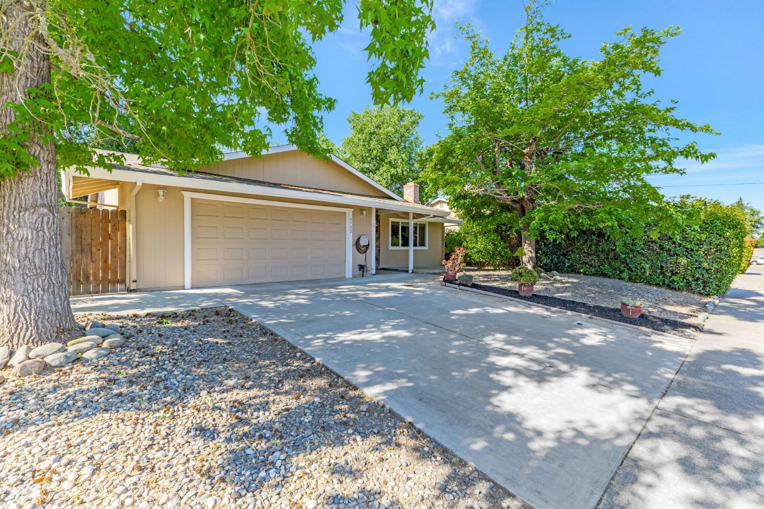 Detail Gallery Image 3 of 36 For 6522 Woodpark Way, Citrus Heights,  CA 95621 - 3 Beds | 2 Baths
