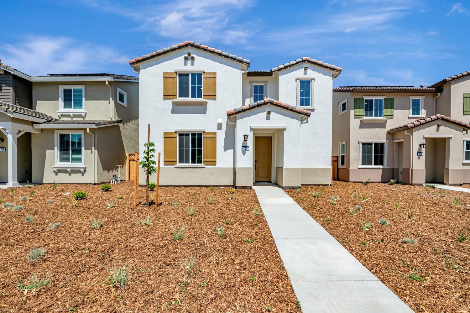 Detail Gallery Image 1 of 13 For 762 Whitewater Ct, West Sacramento,  CA 95605 - 4 Beds | 3 Baths