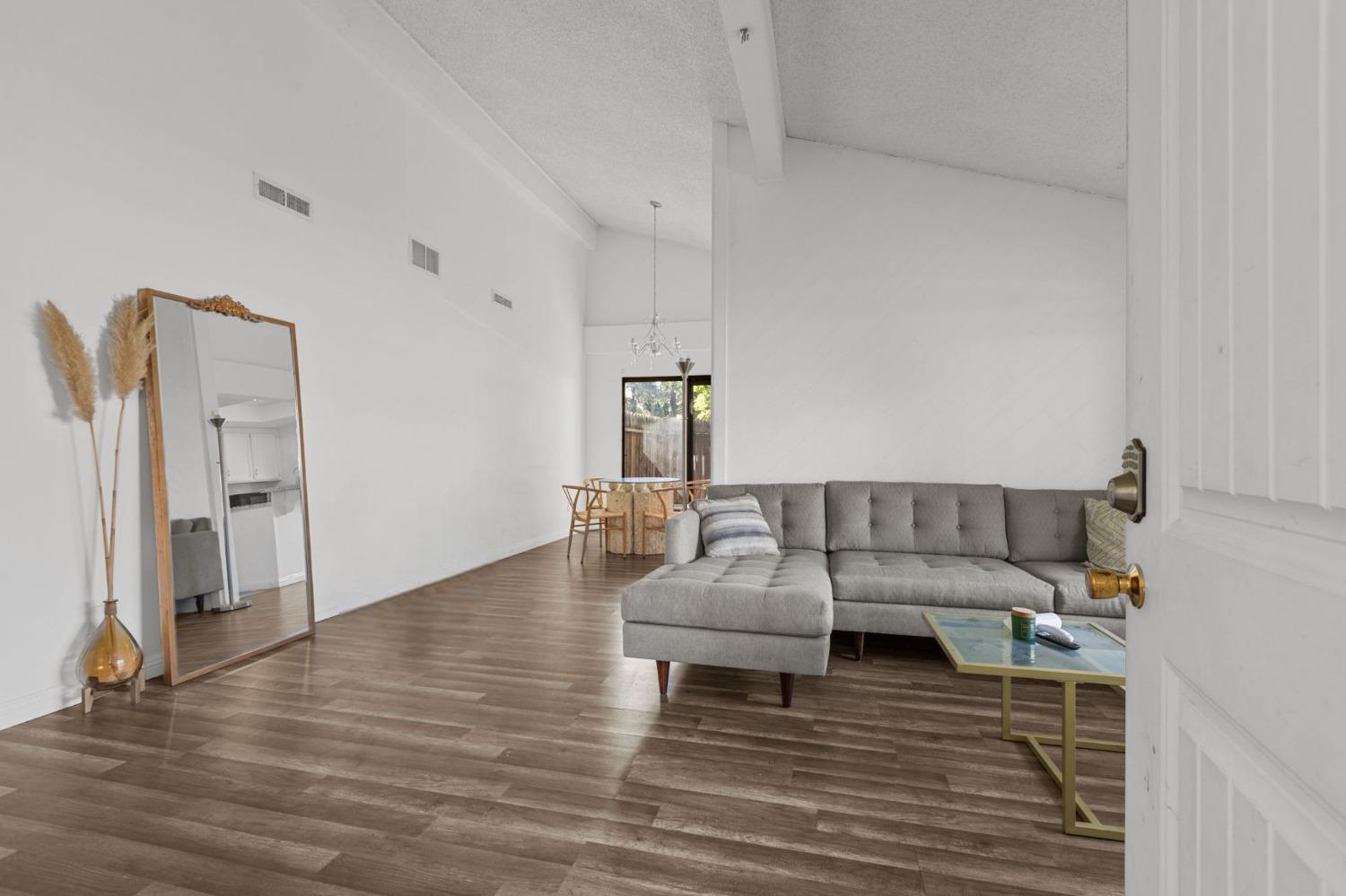 Oak Terrace Court Unit 2, Sacramento CA 95825