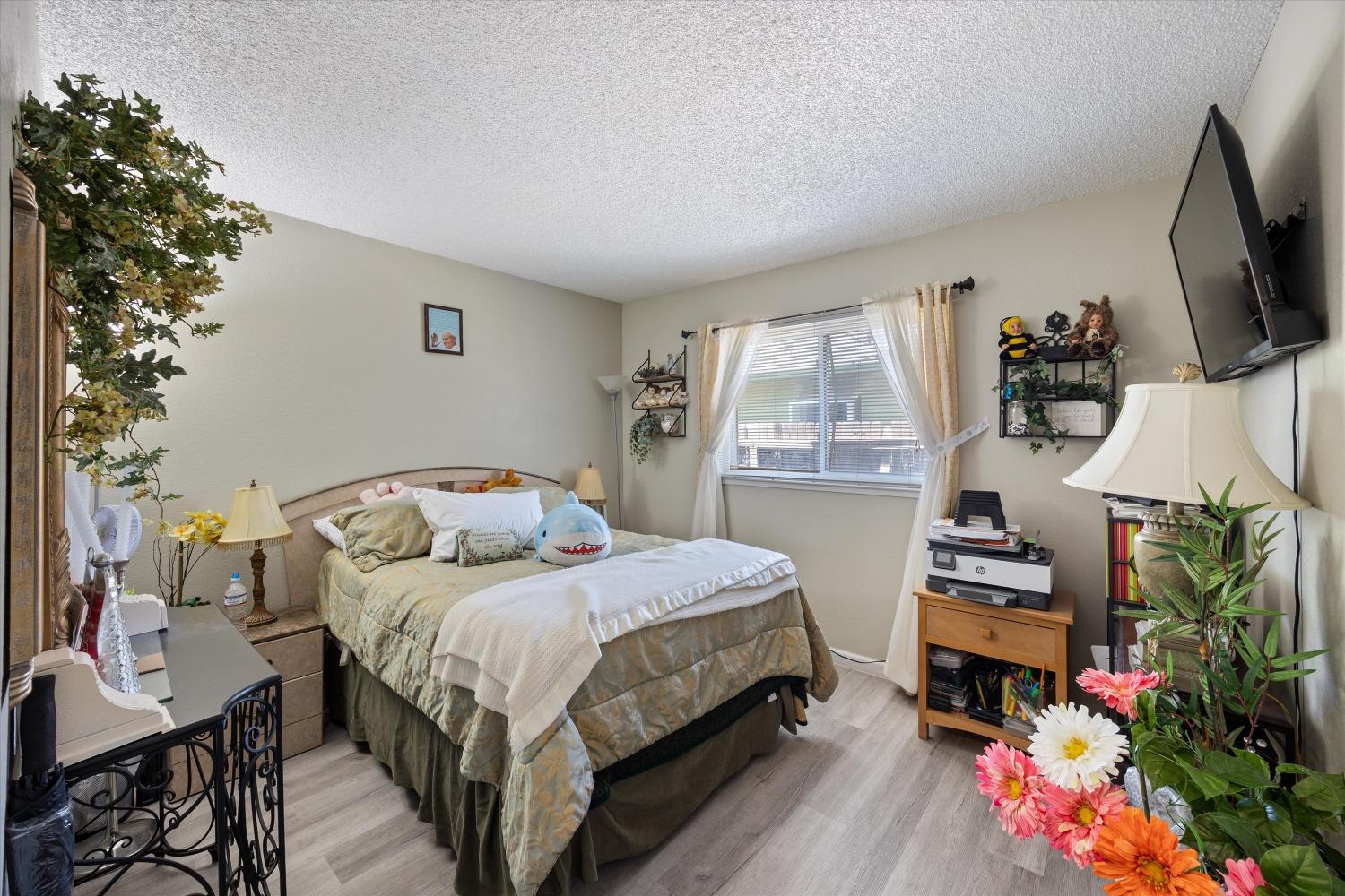 Detail Gallery Image 13 of 32 For 7637 Maralee Way, Sacramento,  CA 95824 - 4 Beds | 2 Baths