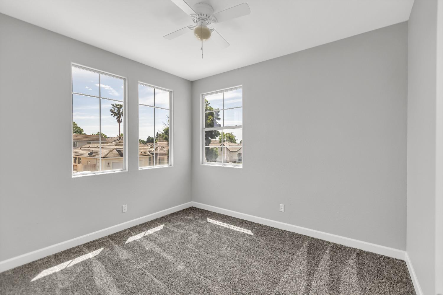 Detail Gallery Image 34 of 68 For 5409 Friesian Way, Elk Grove,  CA 95757 - 4 Beds | 2/1 Baths