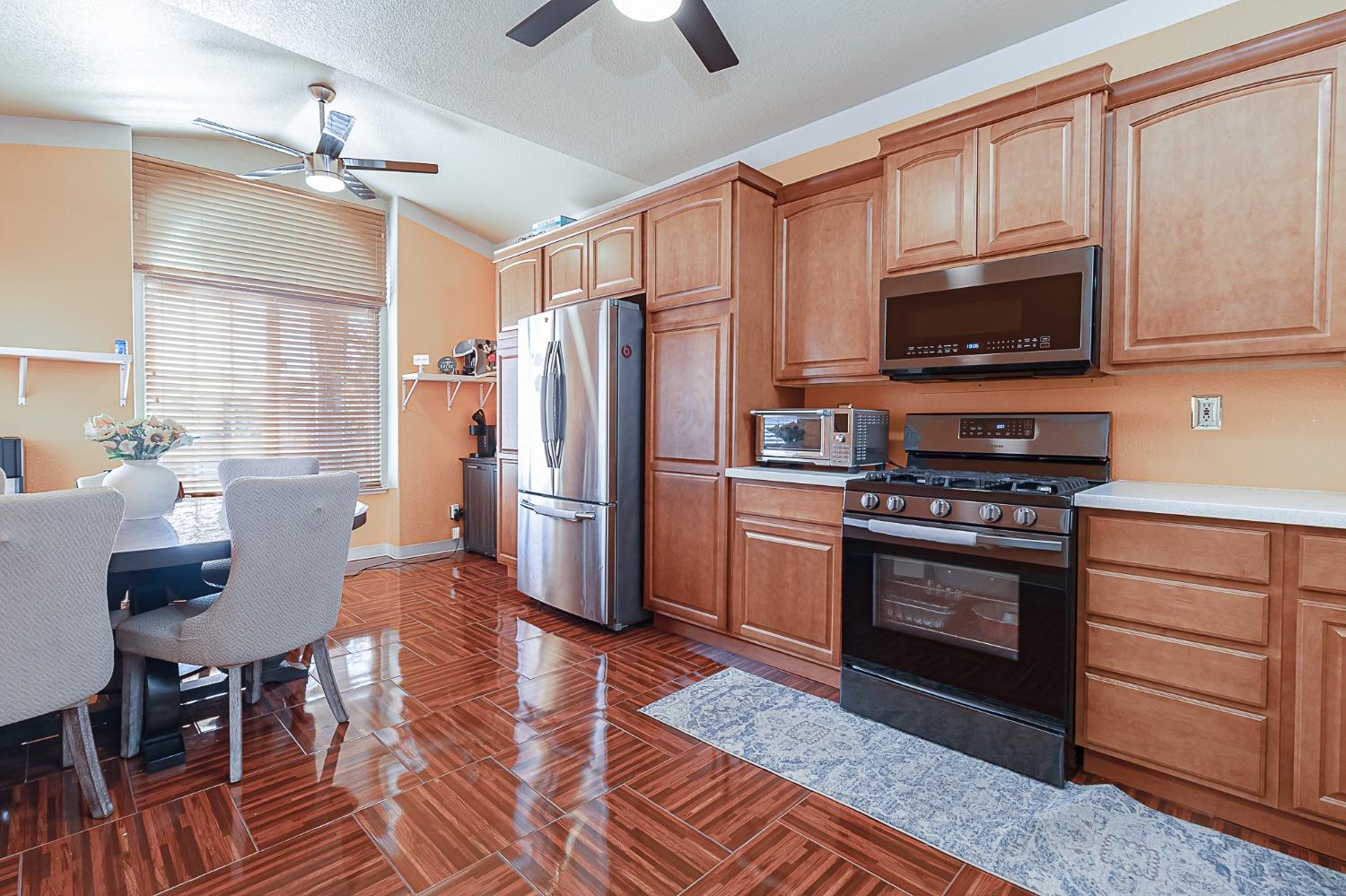 Detail Gallery Image 12 of 31 For 1017 East Ave, Gustine,  CA 95322 - 3 Beds | 2 Baths