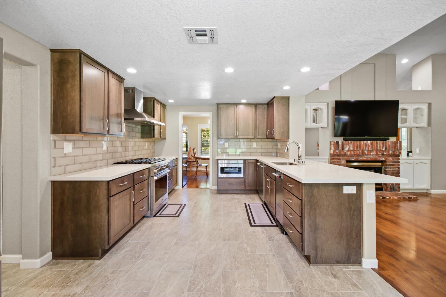 Detail Gallery Image 19 of 76 For 8348 Polo Crosse Ave, Sacramento,  CA 95829 - 5 Beds | 4 Baths