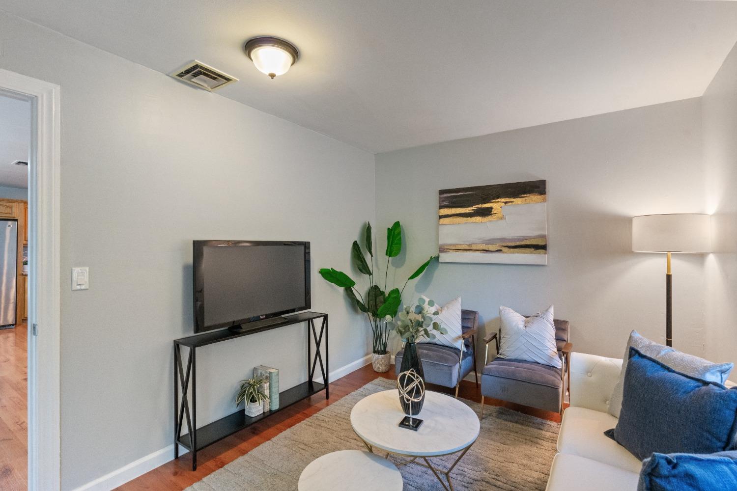 Detail Gallery Image 15 of 39 For 7477 21st St, Sacramento,  CA 95822 - 3 Beds | 2 Baths