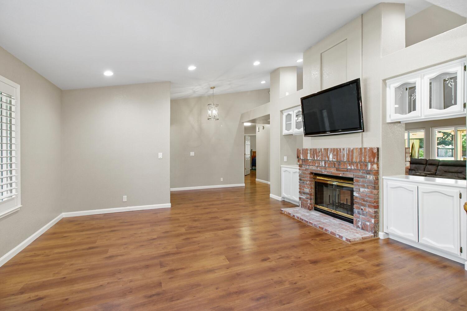 Detail Gallery Image 12 of 76 For 8348 Polo Crosse Ave, Sacramento,  CA 95829 - 5 Beds | 4 Baths