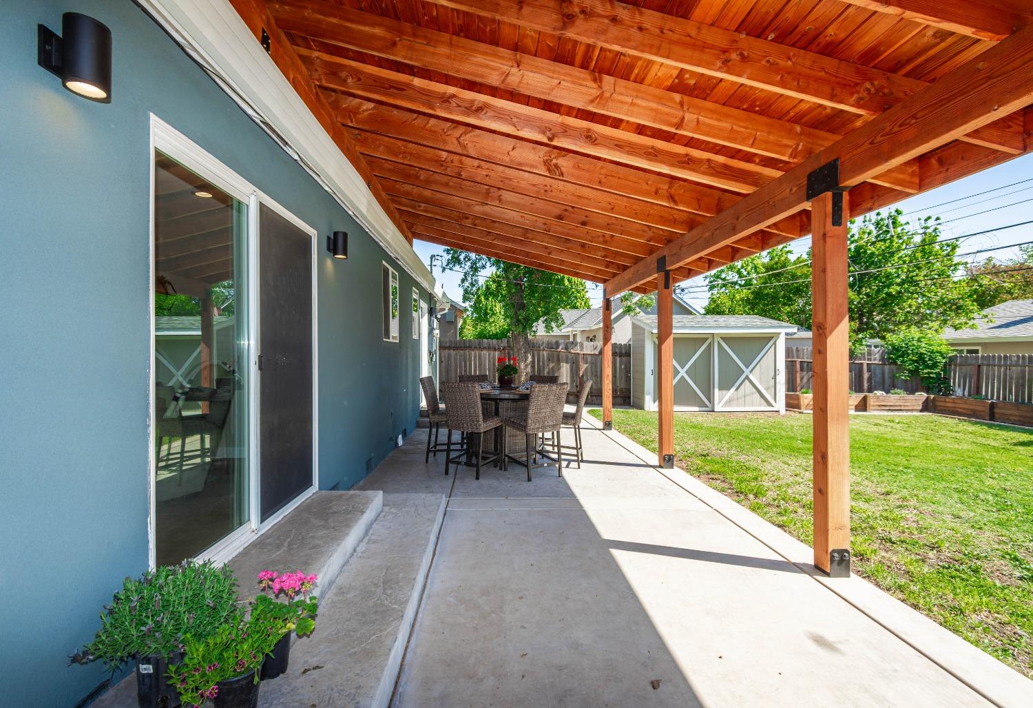 Detail Gallery Image 31 of 57 For 2112 Lorenzo Ln, Sacramento,  CA 95864 - 4 Beds | 2 Baths