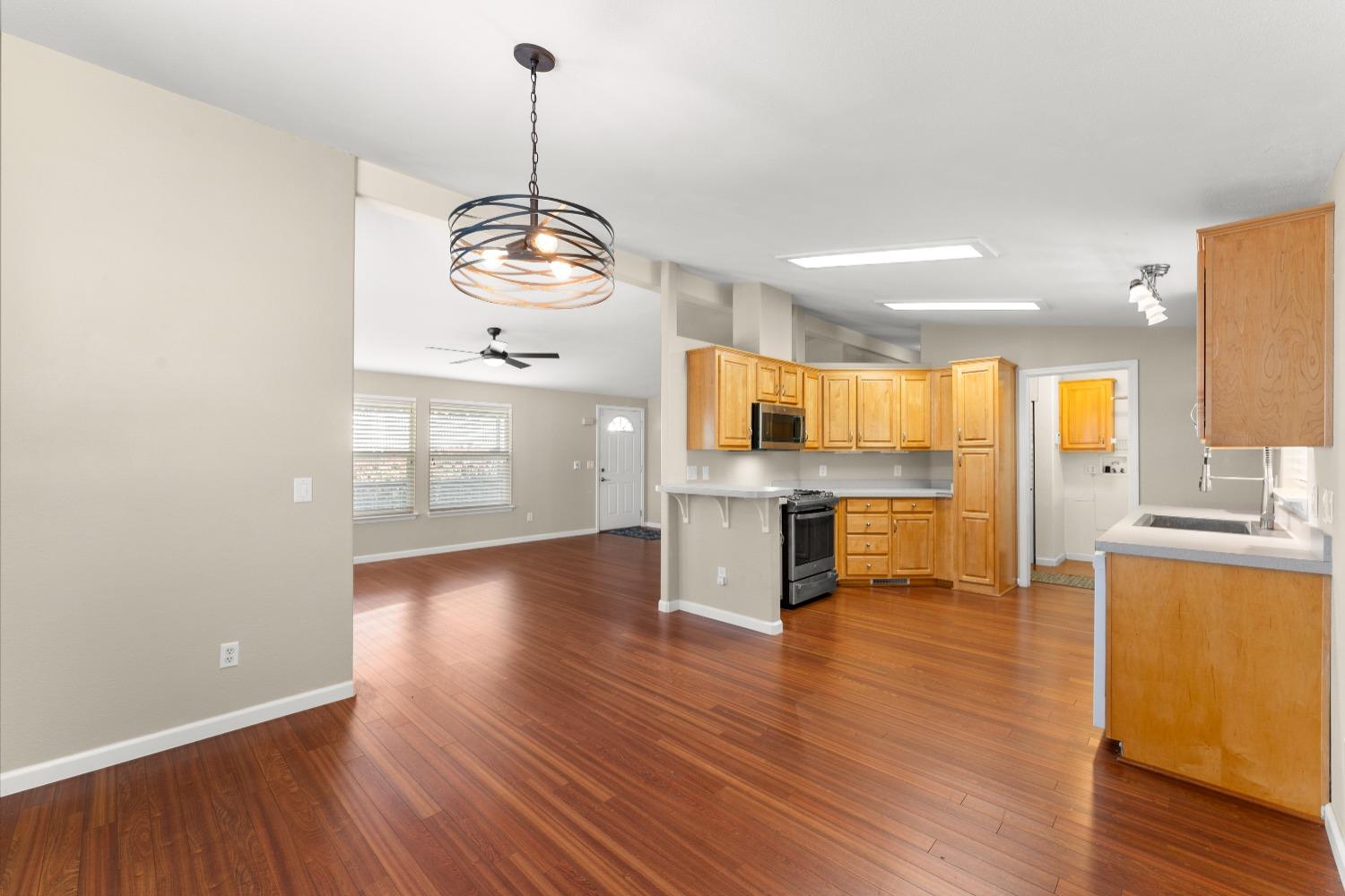 Detail Gallery Image 23 of 58 For 136 Pinebrook Dr, Folsom,  CA 95630 - 2 Beds | 2 Baths