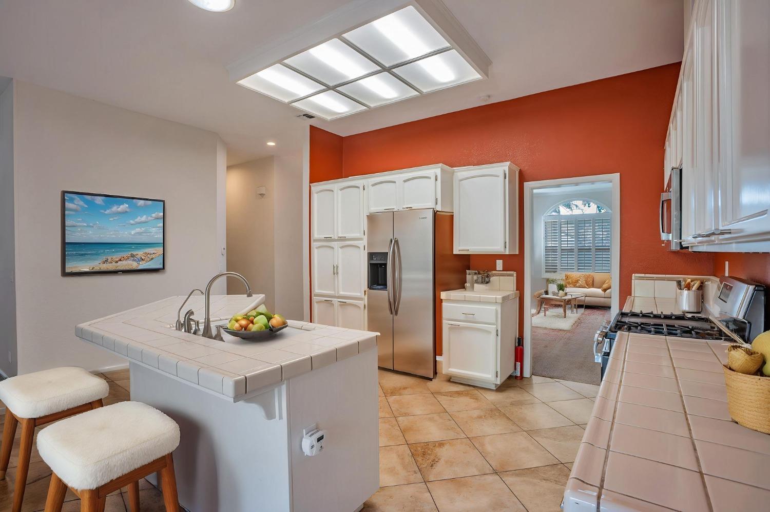Detail Gallery Image 6 of 47 For 9034 Acorn Ridge Cir, Elk Grove,  CA 95758 - 4 Beds | 2 Baths