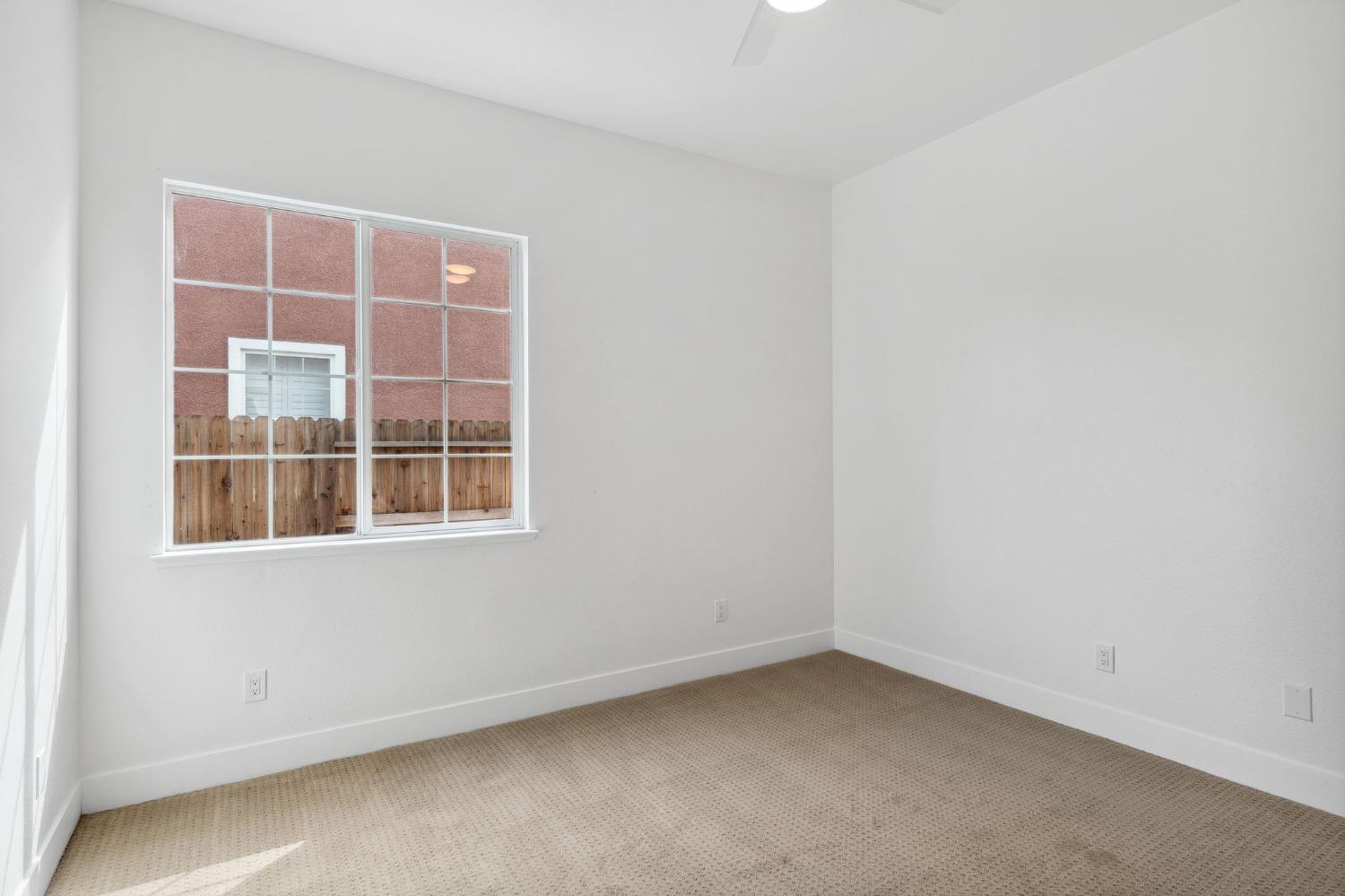 Detail Gallery Image 23 of 33 For 261 Vista Creek Cir, Sacramento,  CA 95835 - 5 Beds | 3/1 Baths