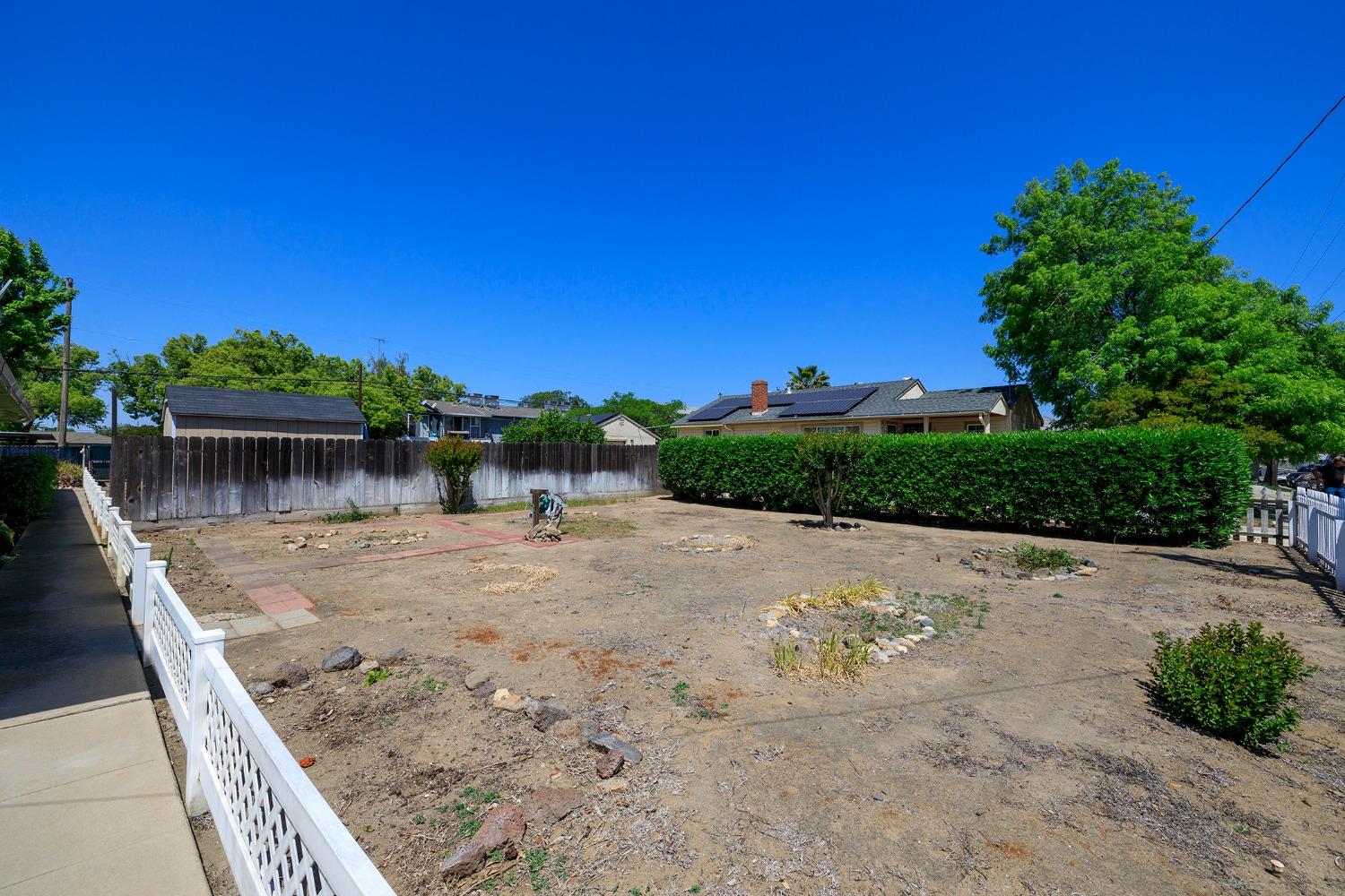 N Lincoln Avenue, Manteca, California image 33