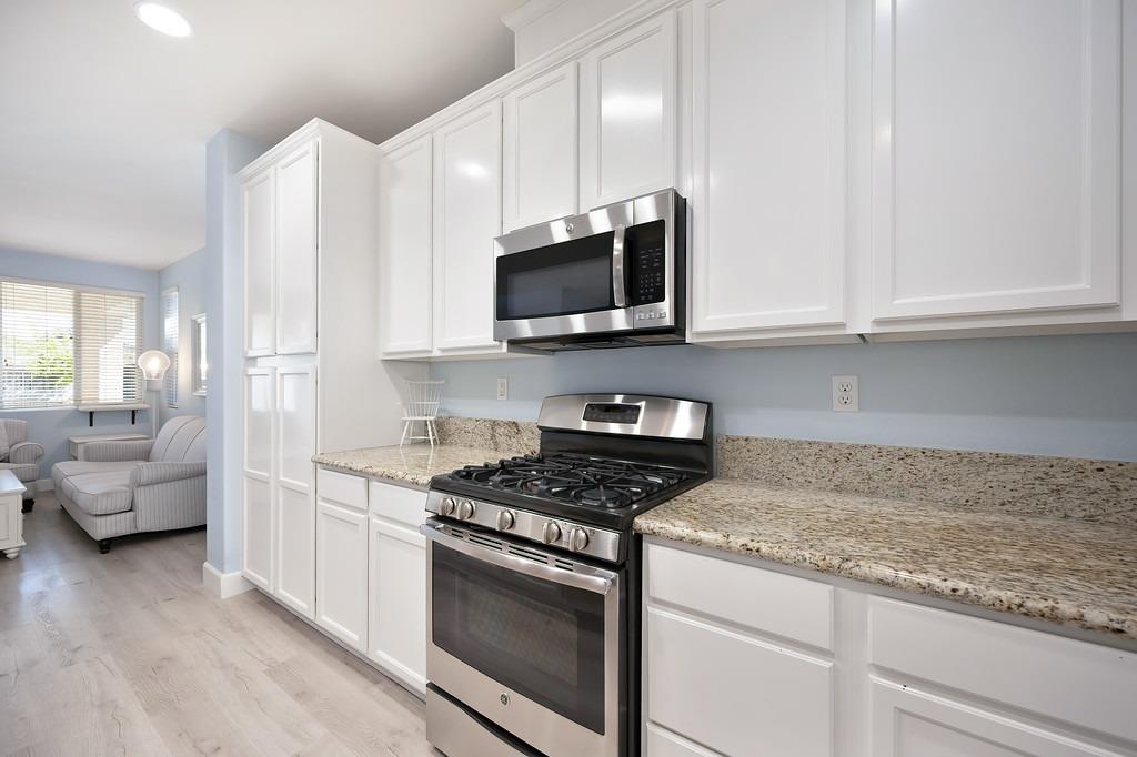 Detail Gallery Image 12 of 30 For 4869 Tusk Way, Elk Grove,  CA 95757 - 3 Beds | 2 Baths