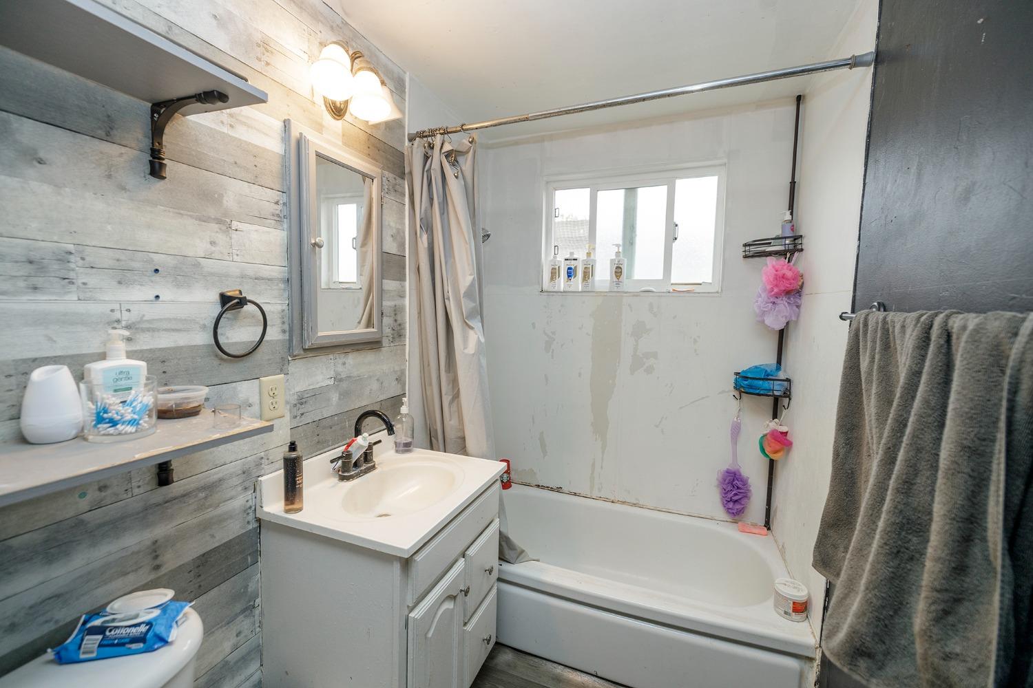 Detail Gallery Image 11 of 19 For 2709 Sparks Way, Modesto,  CA 95350 - 3 Beds | 1 Baths