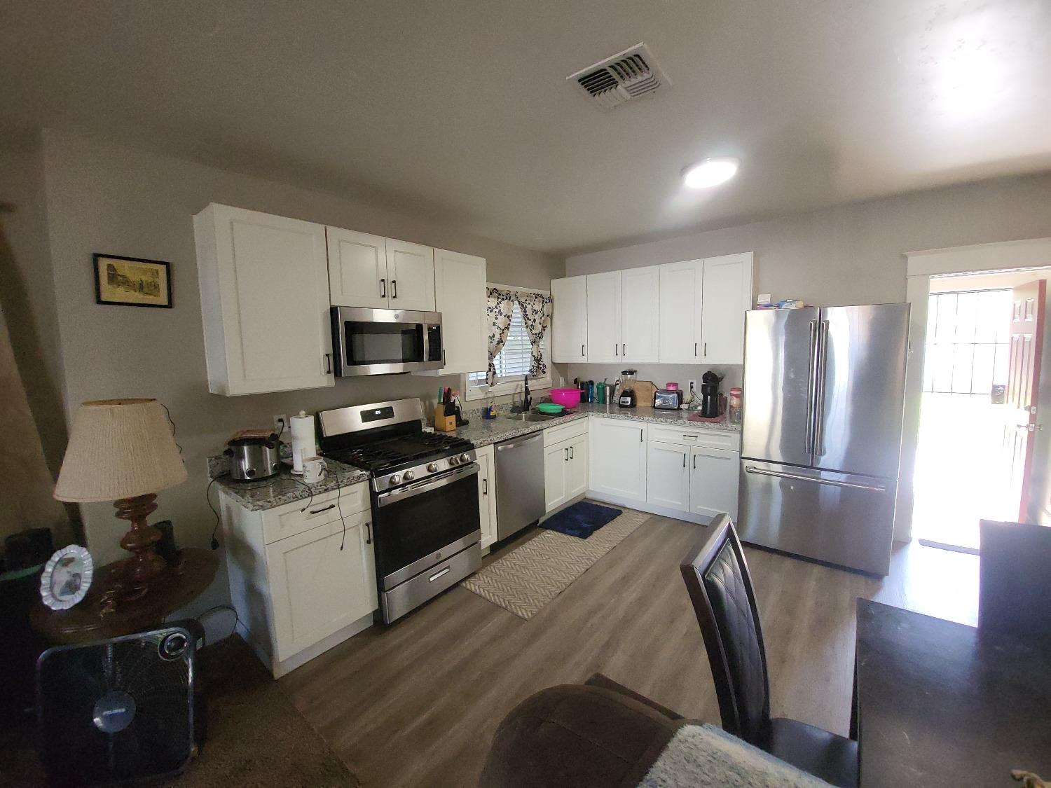 Young Avenue, Stockton, California image 3