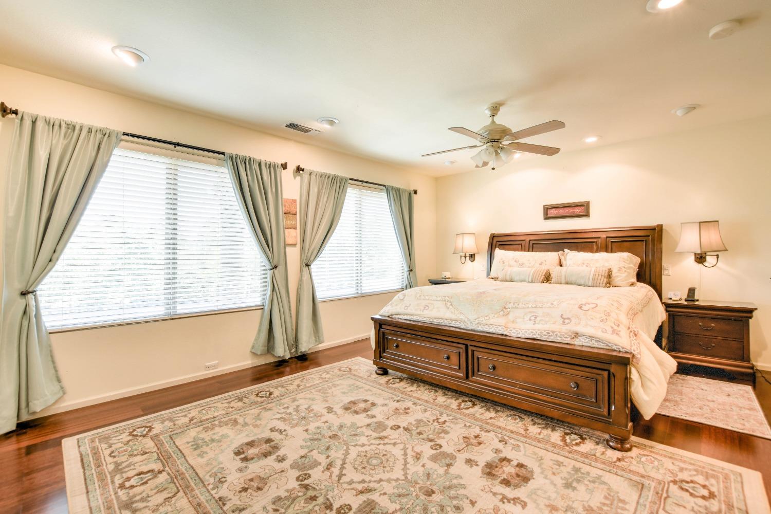 Detail Gallery Image 31 of 48 For 4904 Olive Oak Way, Carmichael,  CA 95608 - 4 Beds | 2 Baths