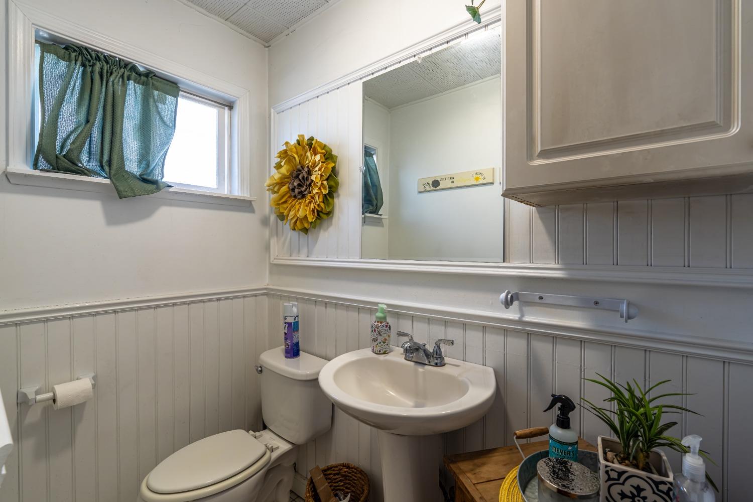 Detail Gallery Image 34 of 52 For 1107 Gibson Rd, Woodland,  CA 95695 - – Beds | – Baths