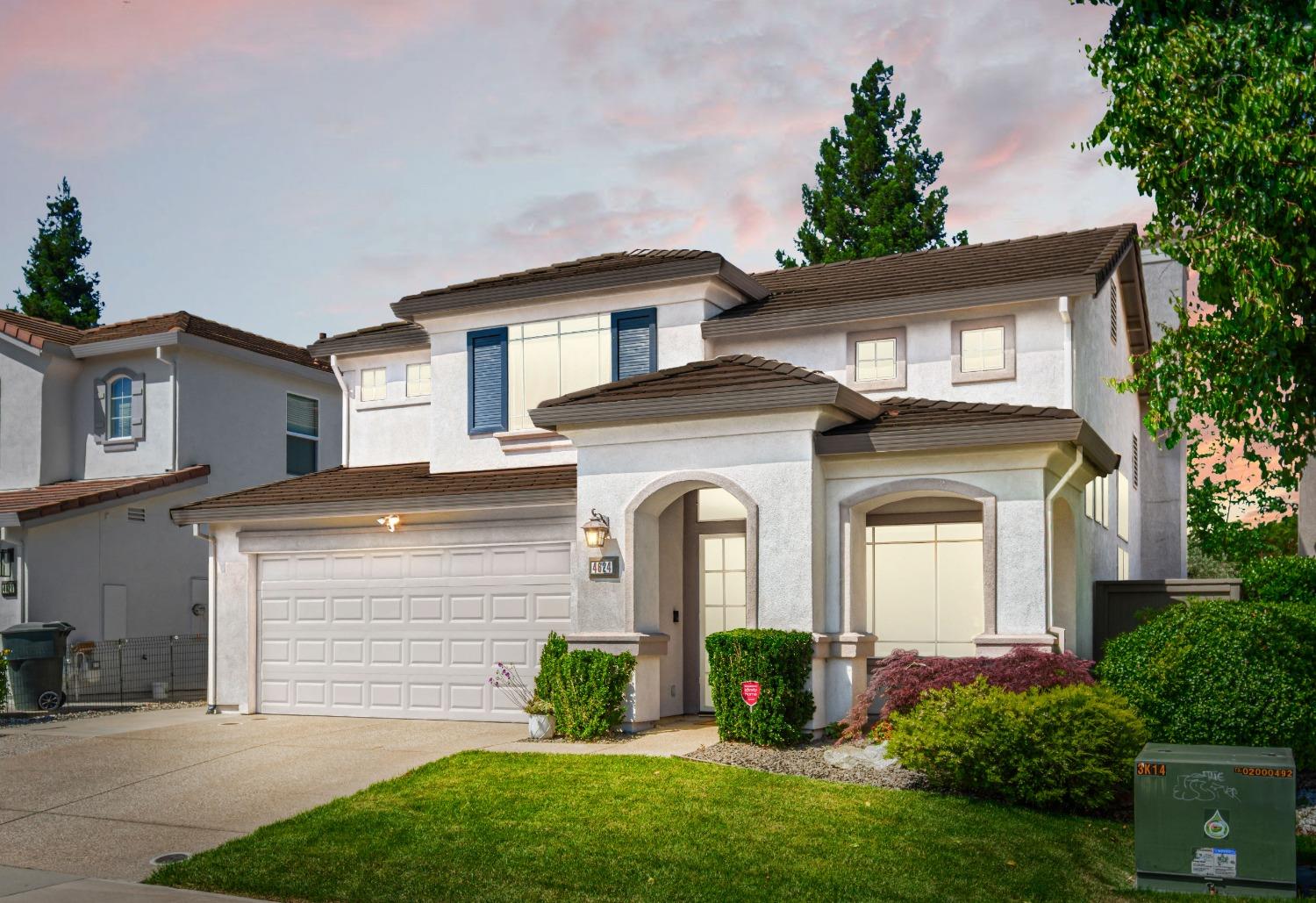 Detail Gallery Image 2 of 43 For 4624 Woodhawk Way, Antelope,  CA 95843 - 4 Beds | 3 Baths