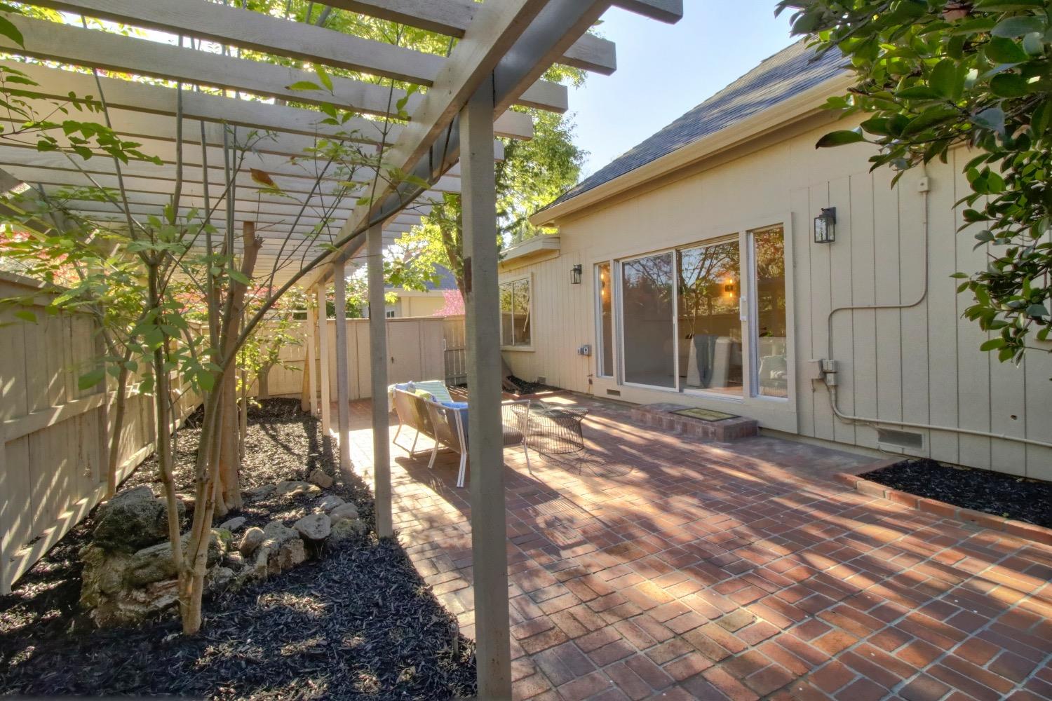 Detail Gallery Image 40 of 57 For 801 Commons Dr, Sacramento,  CA 95825 - 3 Beds | 2 Baths