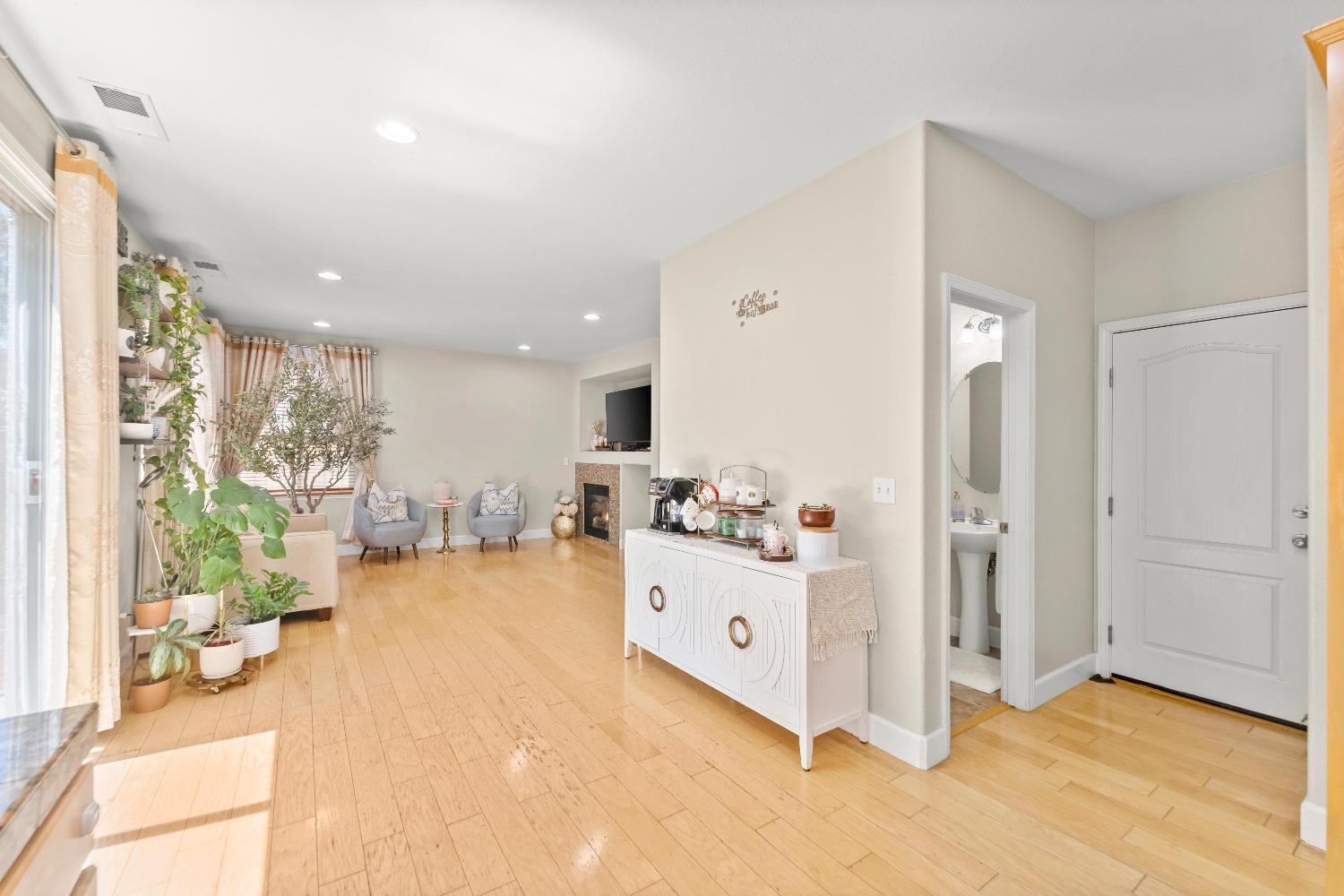 Detail Gallery Image 16 of 54 For 3034 Trap Rock Way, Sacramento,  CA 95835 - 3 Beds | 2/1 Baths