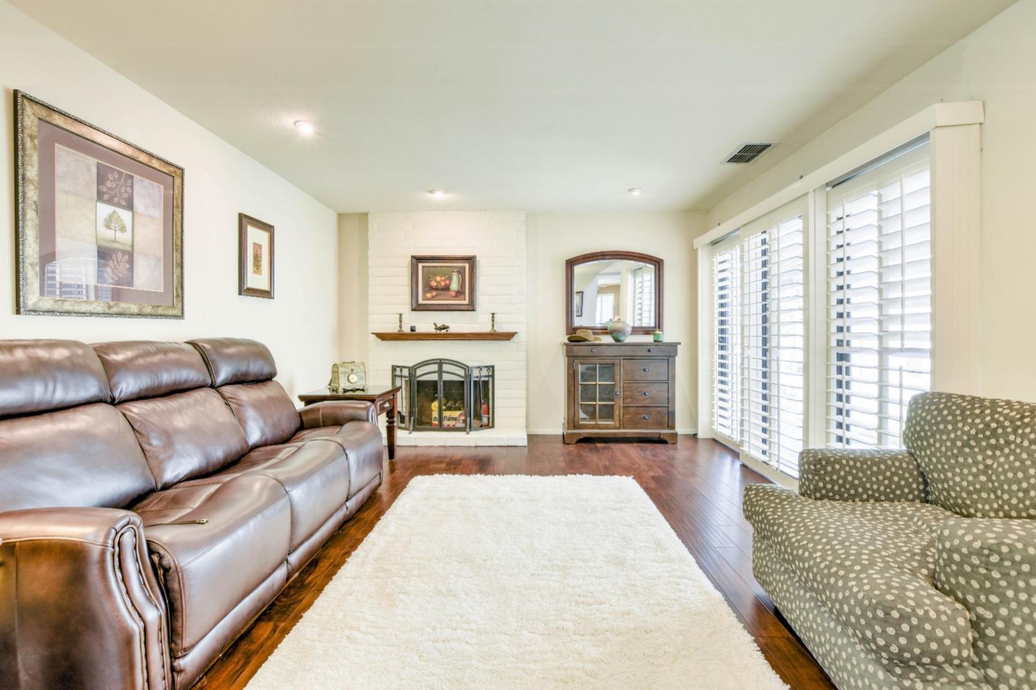Detail Gallery Image 11 of 48 For 4904 Olive Oak Way, Carmichael,  CA 95608 - 4 Beds | 2 Baths