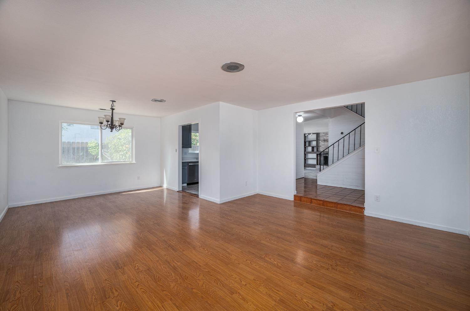 Detail Gallery Image 22 of 50 For 2104 Golden Leaf Ct, Modesto,  CA 95355 - 4 Beds | 2/1 Baths