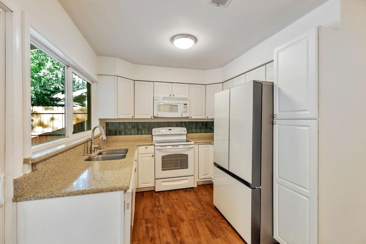 Detail Gallery Image 12 of 36 For 6522 Woodpark Way, Citrus Heights,  CA 95621 - 3 Beds | 2 Baths