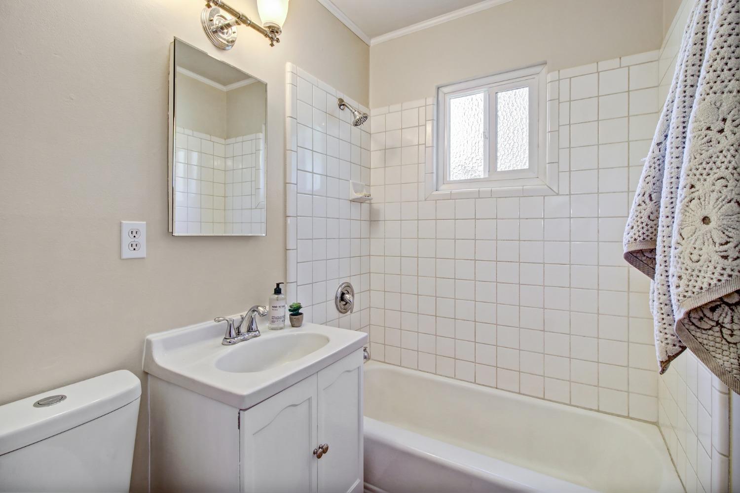 Detail Gallery Image 30 of 73 For 1837 Drew Ct, Carmichael,  CA 95608 - 4 Beds | 2 Baths