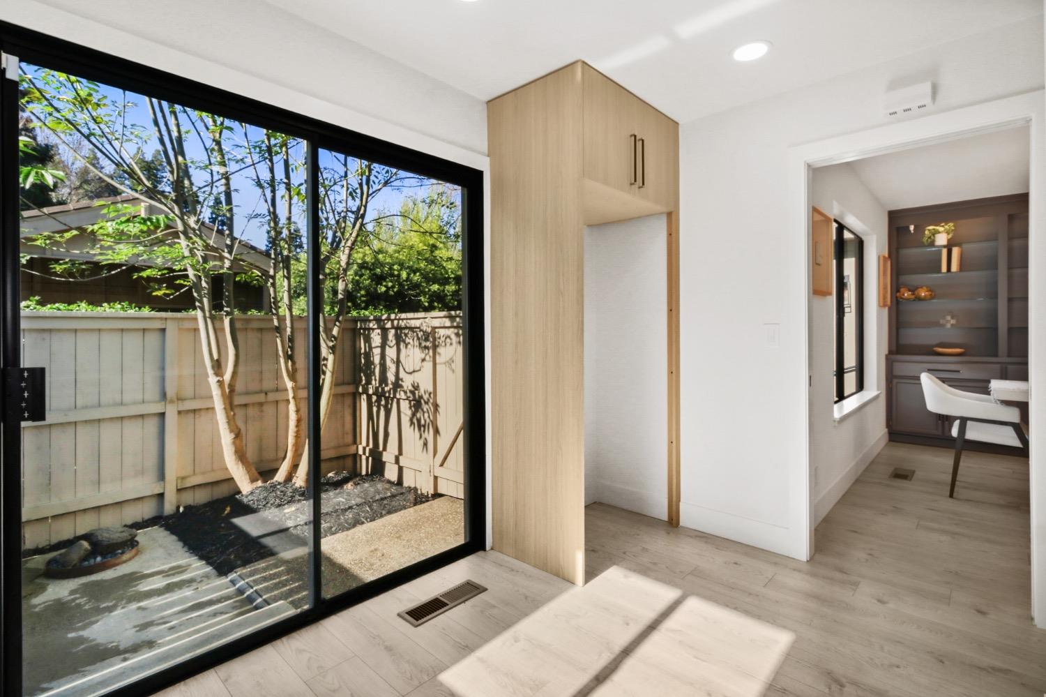 Detail Gallery Image 21 of 57 For 801 Commons Dr, Sacramento,  CA 95825 - 3 Beds | 2 Baths