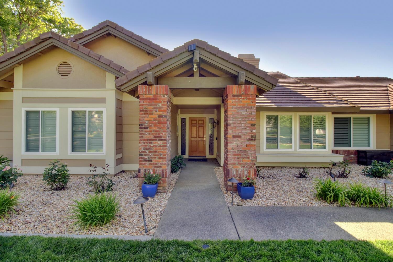 Detail Gallery Image 4 of 76 For 8348 Polo Crosse Ave, Sacramento,  CA 95829 - 5 Beds | 4 Baths
