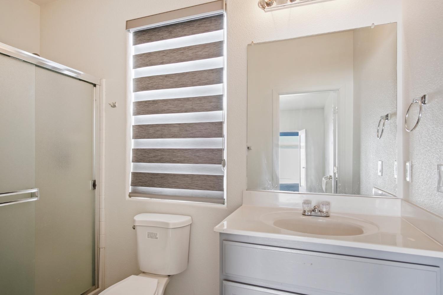 Detail Gallery Image 33 of 36 For 456 Meadow Creek Dr, Patterson,  CA 95363 - 5 Beds | 4/1 Baths