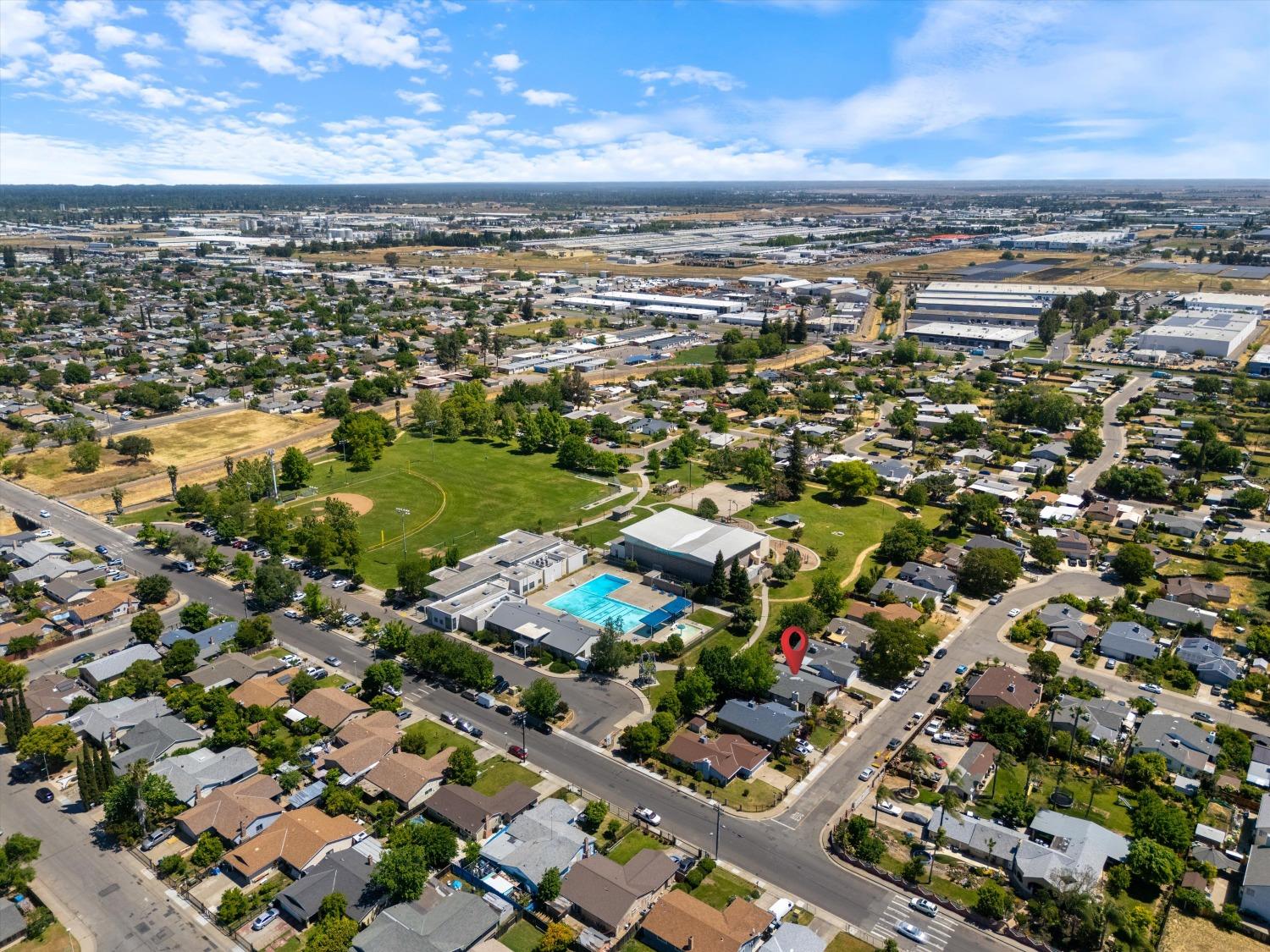 Detail Gallery Image 29 of 32 For 7637 Maralee Way, Sacramento,  CA 95824 - 4 Beds | 2 Baths