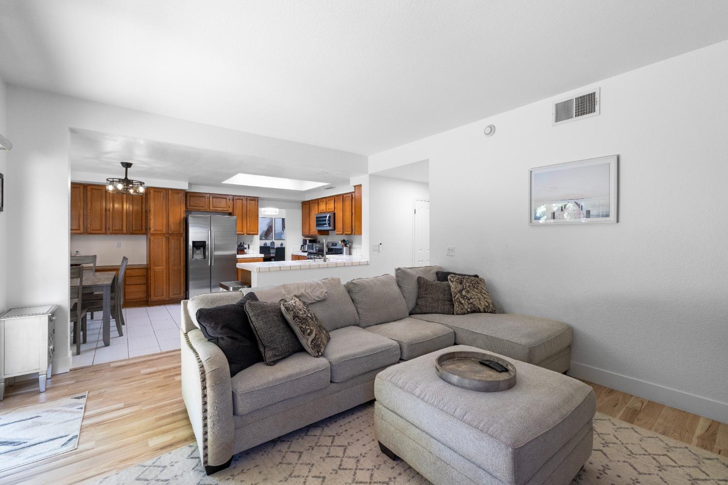 Detail Gallery Image 11 of 22 For 5651 Blackrock Rd, Rocklin,  CA 95765 - 5 Beds | 3 Baths