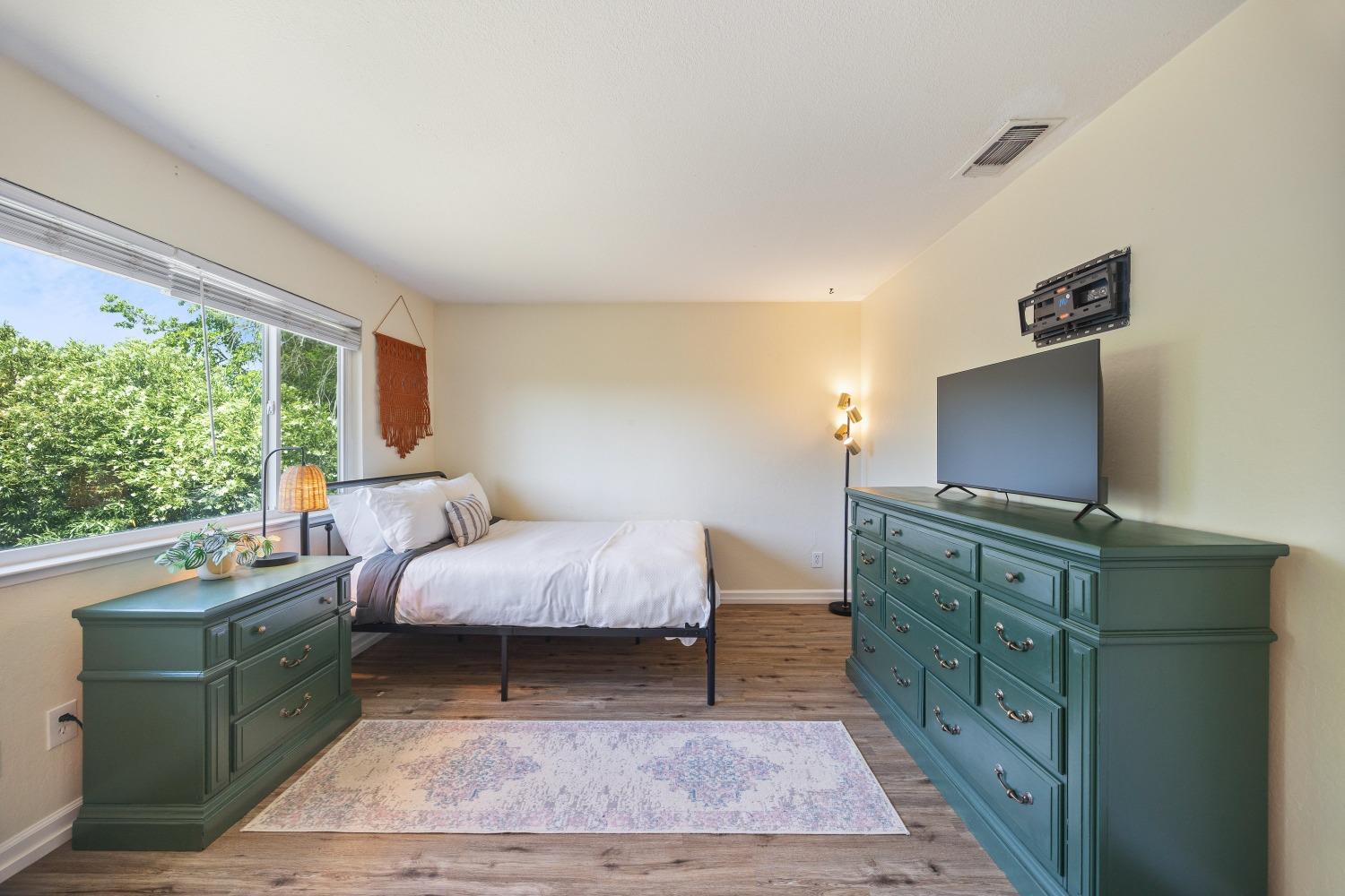 Detail Gallery Image 16 of 33 For 7055 Woodrick Way, Sacramento,  CA 95842 - 4 Beds | 2/1 Baths