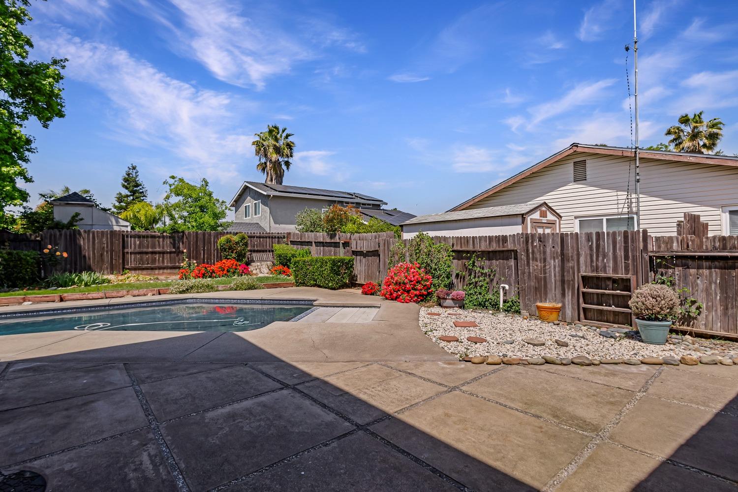 Detail Gallery Image 27 of 52 For 6627 Creekmont Way, Citrus Heights,  CA 95621 - 4 Beds | 2/1 Baths