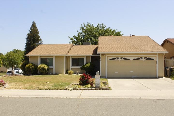 Detail Gallery Image 1 of 38 For 7208 Parkvale Way, Citrus Heights,  CA 95621 - 4 Beds | 2 Baths