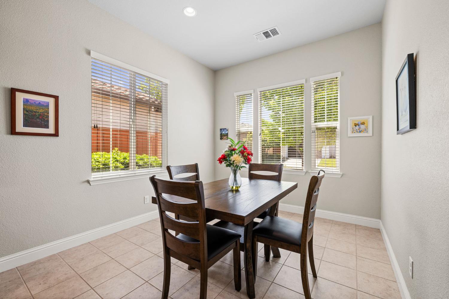 Detail Gallery Image 12 of 54 For 2081 Abby Gate Dr, Roseville,  CA 95747 - 3 Beds | 2 Baths