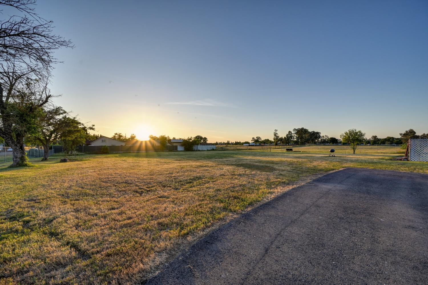 Detail Gallery Image 28 of 39 For 1429 Ascot Ave, Rio Linda,  CA 95673 - 3 Beds | 2 Baths