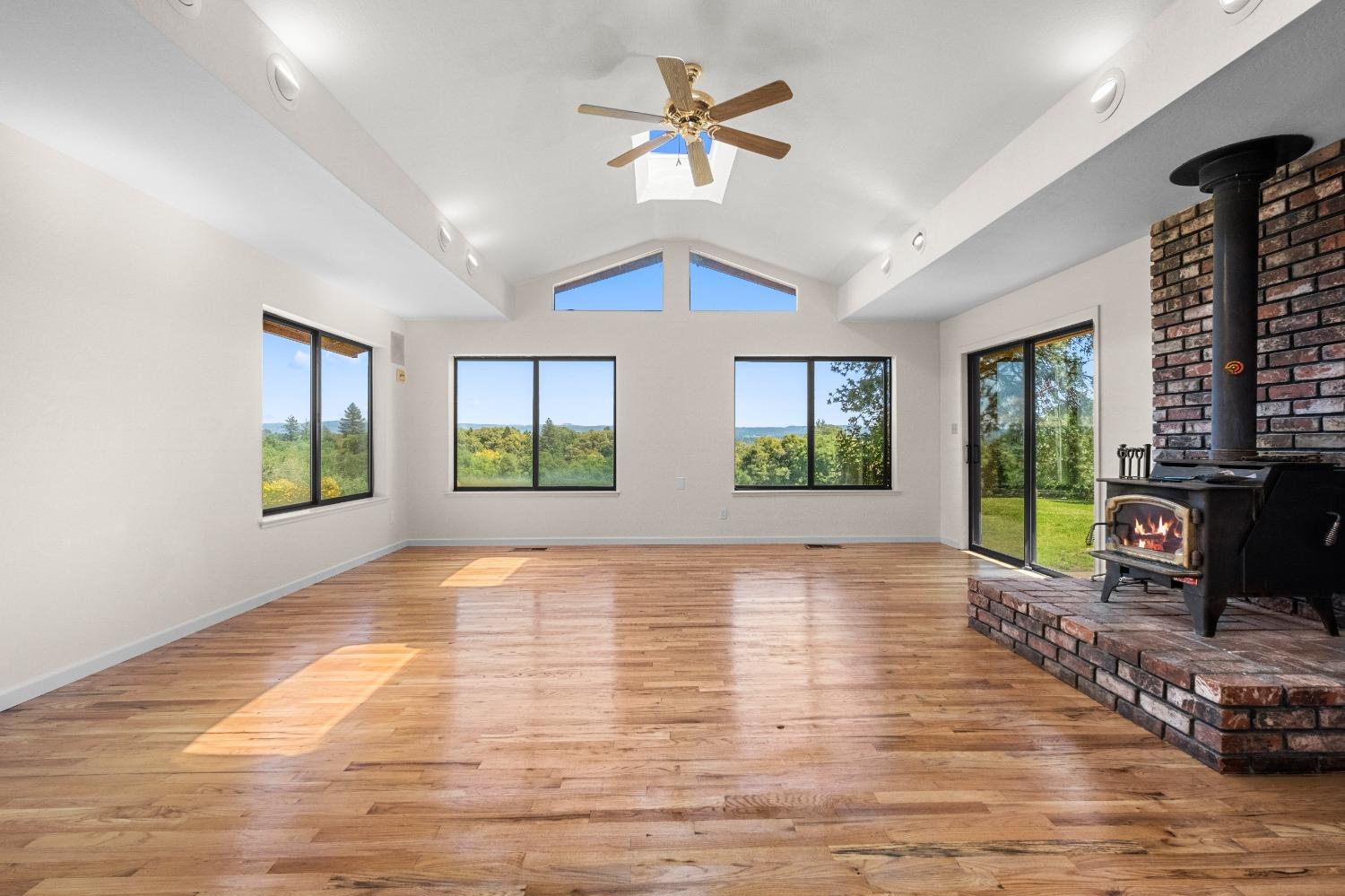 Detail Gallery Image 15 of 94 For 2575 Sand Ridge Rd, Placerville,  CA 95667 - 3 Beds | 2 Baths