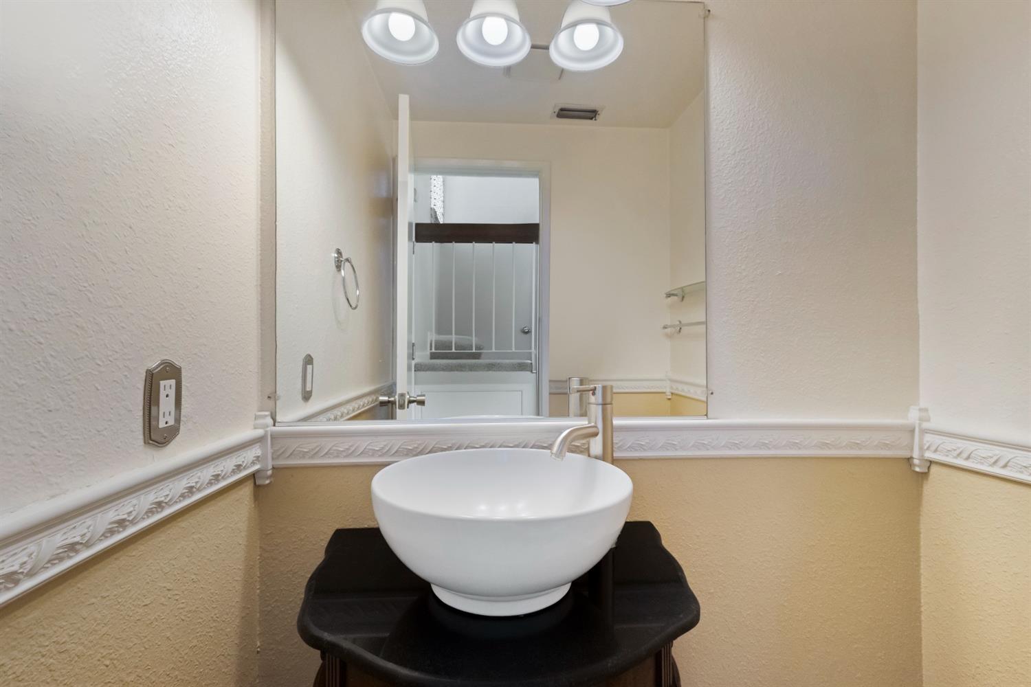 Detail Gallery Image 18 of 52 For 6627 Creekmont Way, Citrus Heights,  CA 95621 - 4 Beds | 2/1 Baths