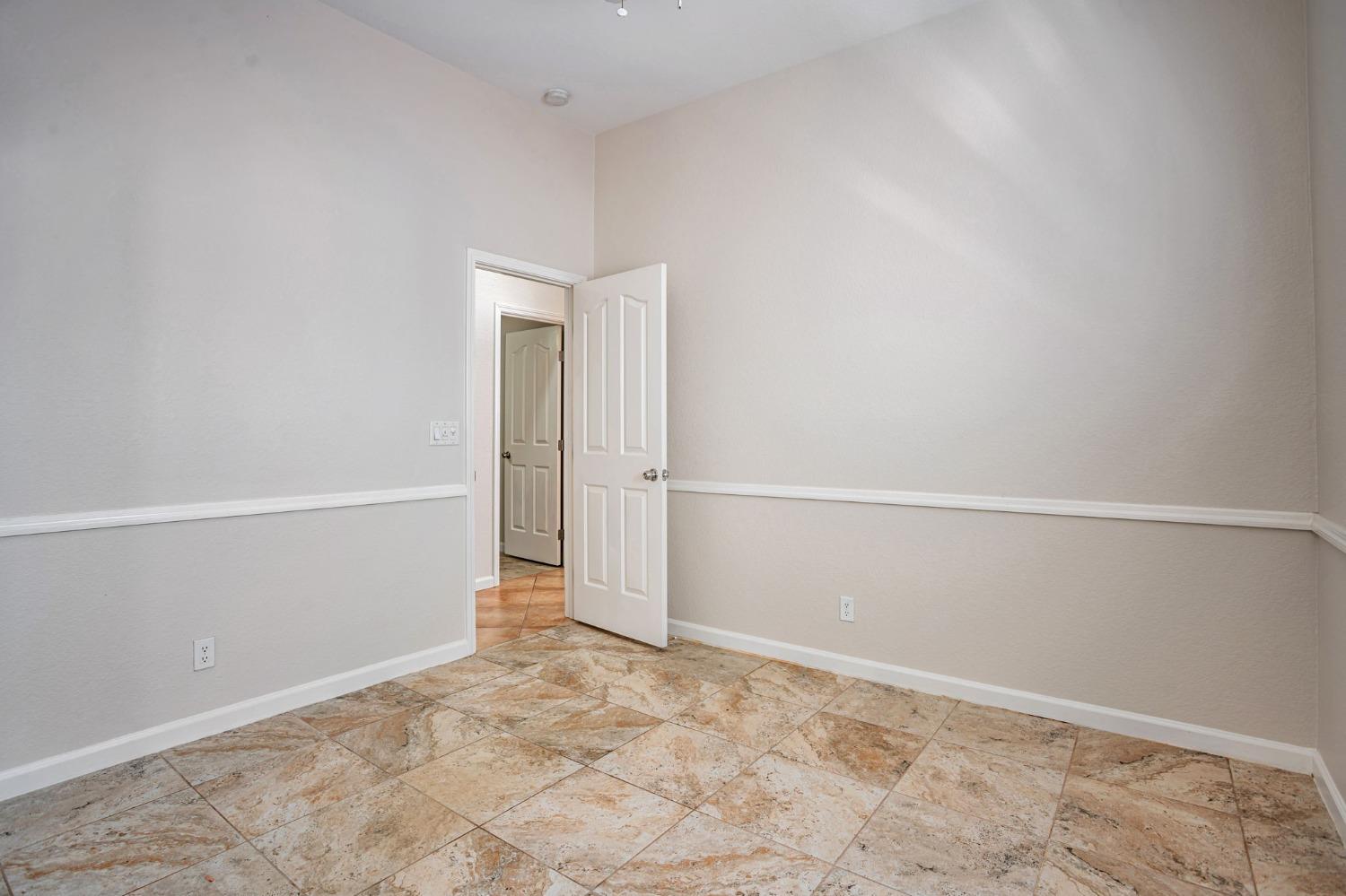 Detail Gallery Image 34 of 47 For 9034 Acorn Ridge Cir, Elk Grove,  CA 95758 - 4 Beds | 2 Baths