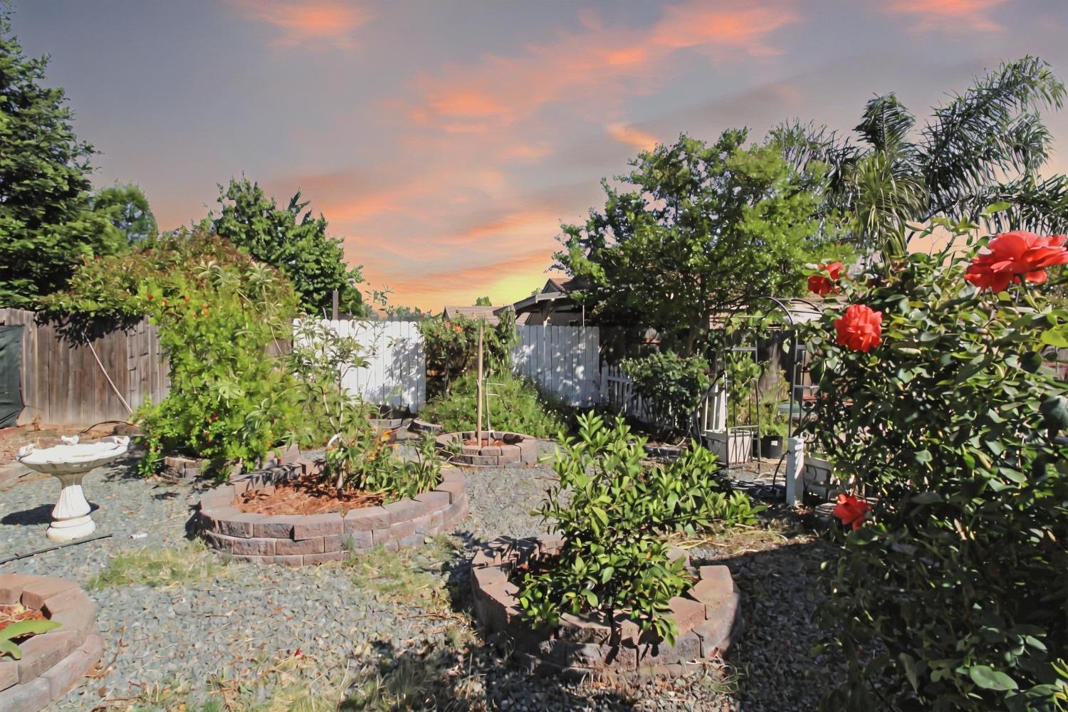Detail Gallery Image 21 of 24 For 1193 Silver Spur Way, Plumas Lake,  CA 95961 - 4 Beds | 2 Baths