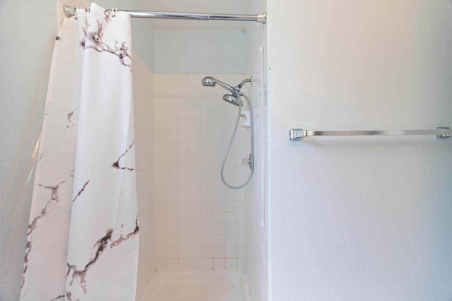 Detail Gallery Image 20 of 33 For 7055 Woodrick Way, Sacramento,  CA 95842 - 4 Beds | 2/1 Baths